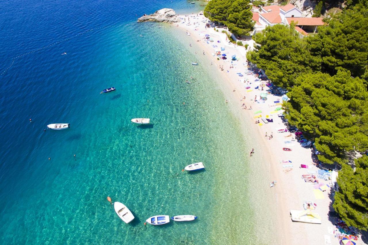 Apartments By The Sea Brela, Makarska - 11821 Exterior foto