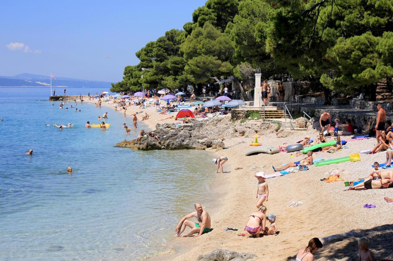 Apartments By The Sea Brela, Makarska - 11821 Exterior foto