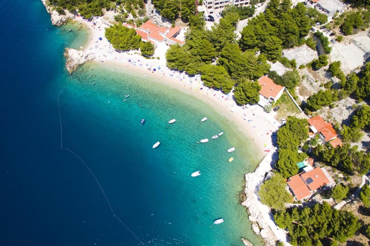 Apartments By The Sea Brela, Makarska - 11821 Exterior foto